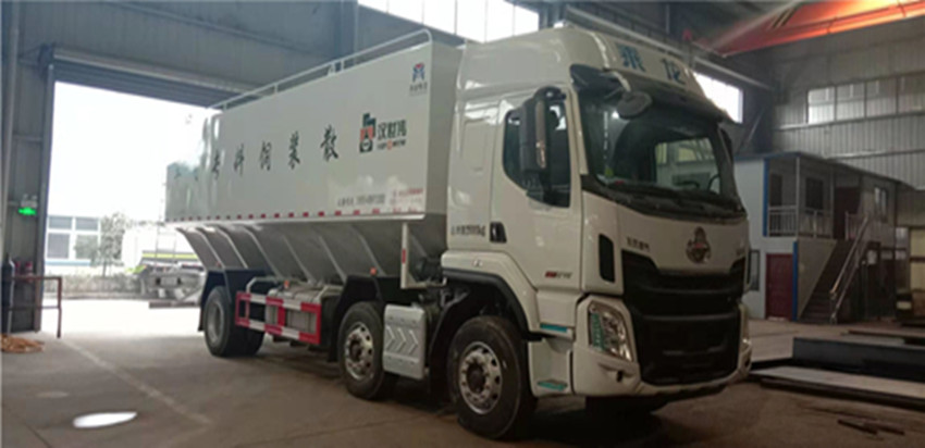 柳汽乘龍32方國(guó)六散裝飼料運(yùn)輸車(chē)廠(chǎng)家